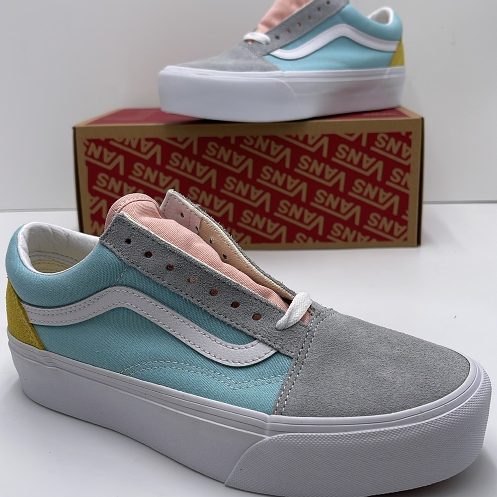 Vans WMNS Old Skool Platform (Color Block) Pastel/True
VN0A5KRG80J
Platforms - Picture 14 of 16